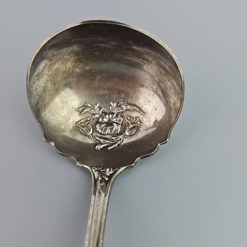 Antique Oxford Silverplate Co. Gravy Ladle 1910 Garland Pattern Floral